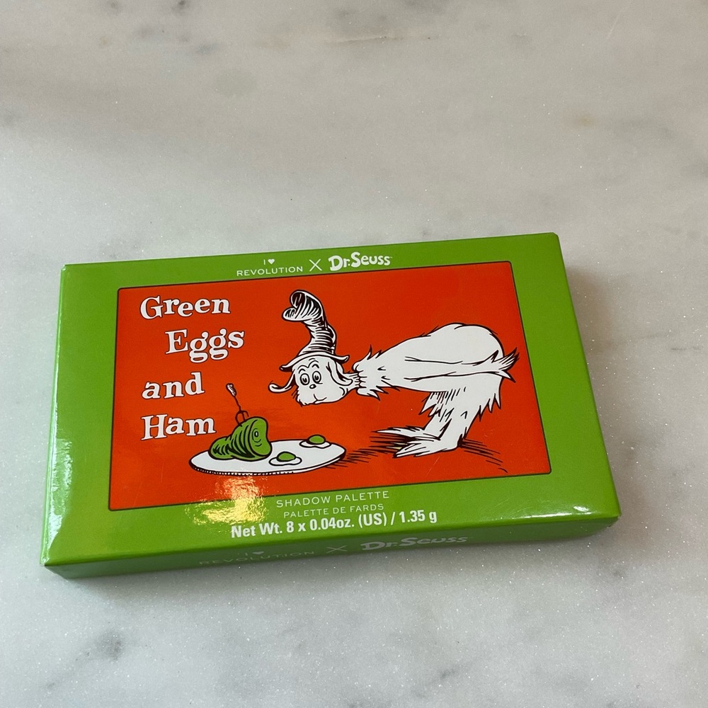💕Dr Seuss x Revolution Green Eggs and Ham Eyeshadow Palette